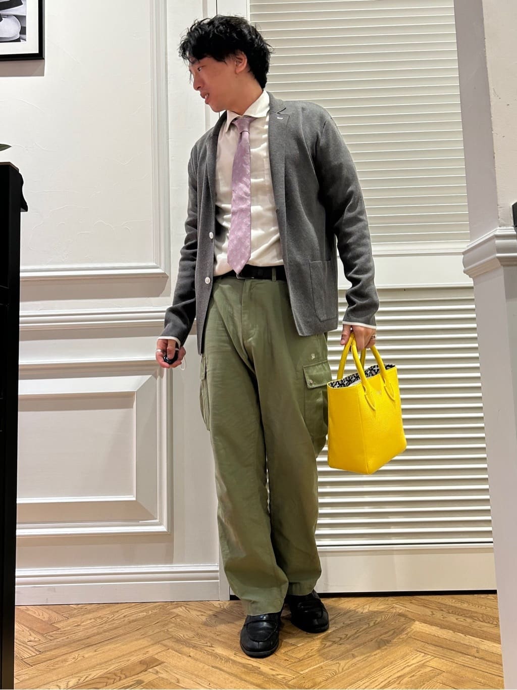 須田　慎二郎さんの「DRESSTERIOR｜【otonaMUSE5月号掲載/日本製】シュリンクレザーミニトート」を使ったコーディネート