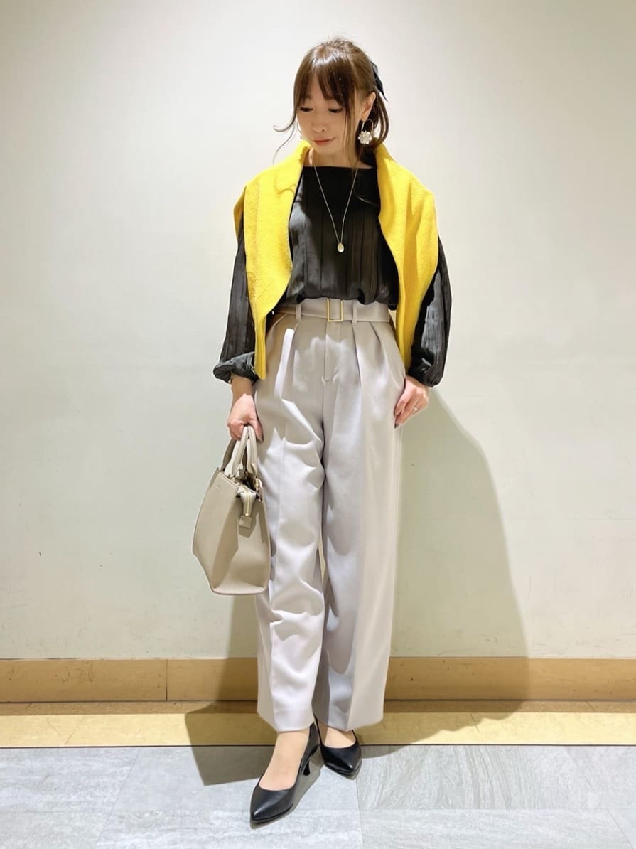 sattoさんの「UNTITLED｜◆ベルト付き2タックパンツ」を使ったコーディネート