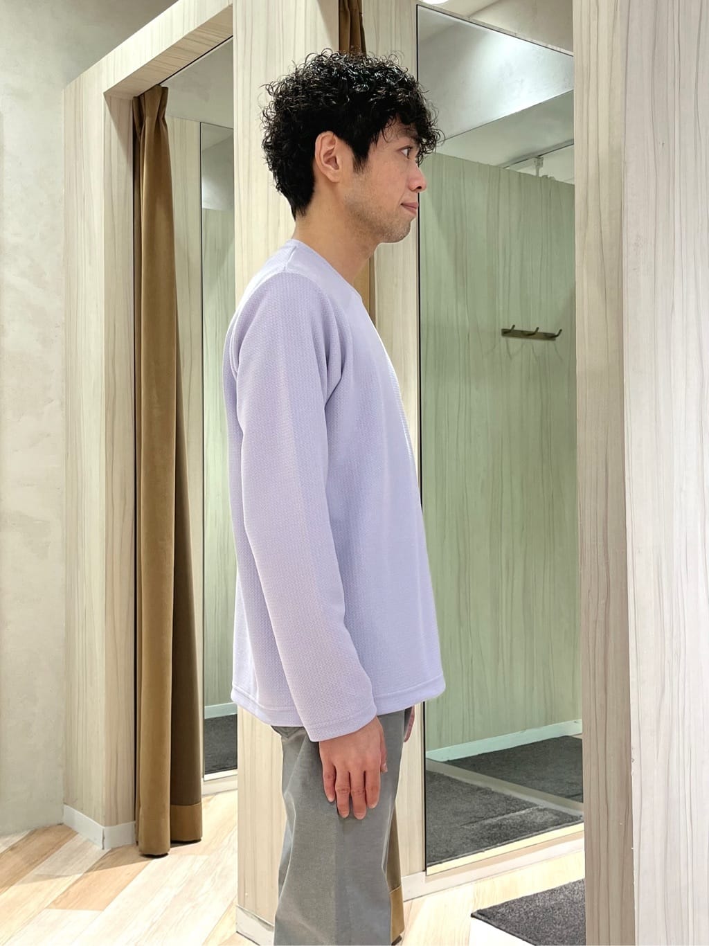 URAさんの「TAKEO KIKUCHI｜【Made in JAPAN】播州織 ストレッチ パンツ」を使ったコーディネート