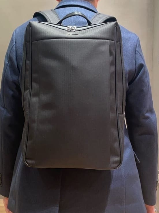 IMAIさんの「TAKEO KIKUCHI｜【DOWN FABRIC】ダウンファブリック ドレスパンツ / セットアップ対応」を使ったコーディネート