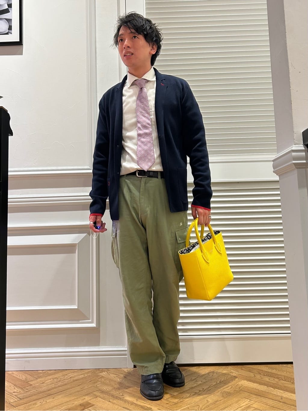須田　慎二郎さんの「DRESSTERIOR｜【otonaMUSE5月号掲載/日本製】シュリンクレザーミニトート」を使ったコーディネート