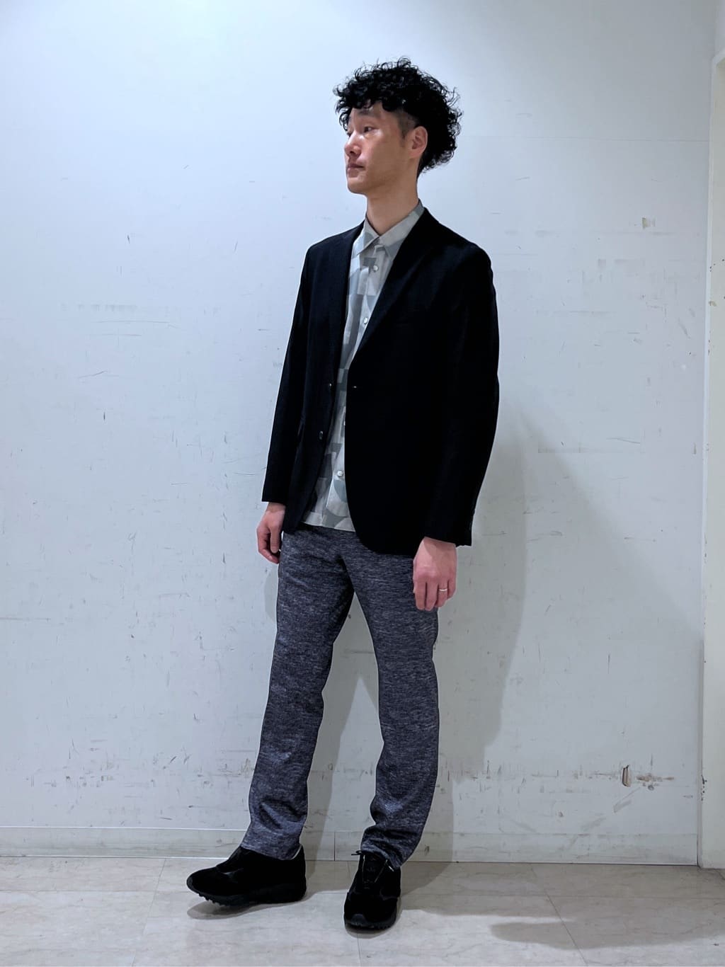 mutoさんの「TAKEO KIKUCHI｜【ONOFF対応】TRダブルニット ストレッチパンツ」を使ったコーディネート