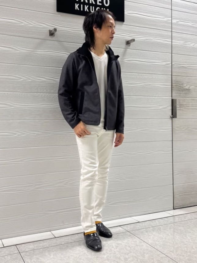 井出恭輔さんの「TAKEO KIKUCHI｜【Sサイズ～】ストレッチ デニム パンツ」を使ったコーディネート