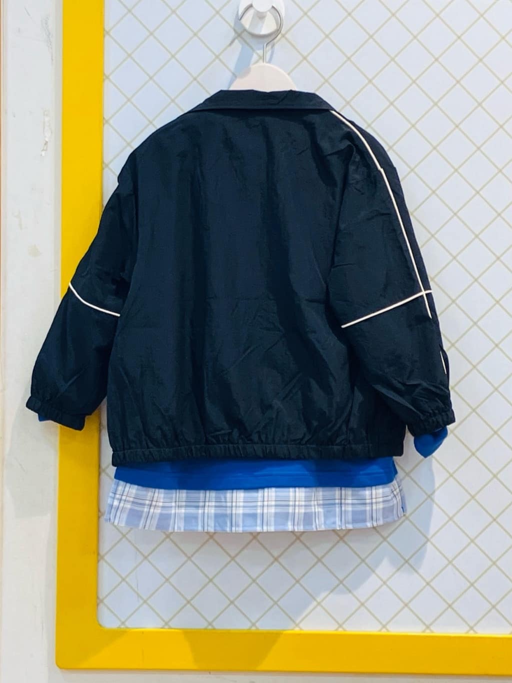 蒼さんの「SHOO･LA･RUE｜◆【100-150cm/洗える/男女兼用】スタンドカラー パイピングブルゾン」を使ったコーディネート