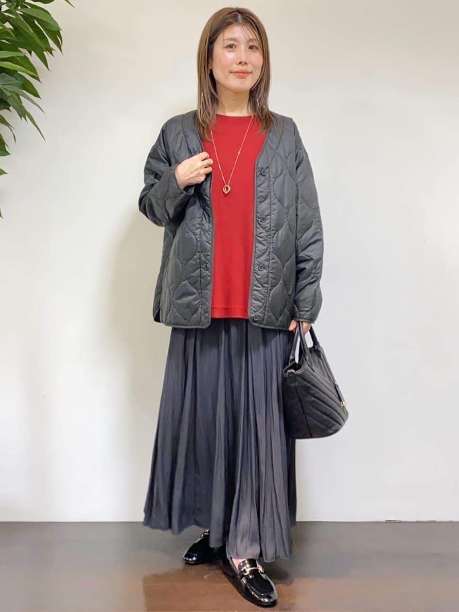tomoさんの「UNTITLED｜【洗える通勤スーツ】レジェールギャバ ストレッチテーパードパンツ」を使ったコーディネート