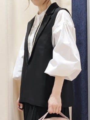 toyaさんの「Dessin｜◆【洗える・セットアップ可能】スリーブレス襟付きジャケット（S～L）」を使ったコーディネート