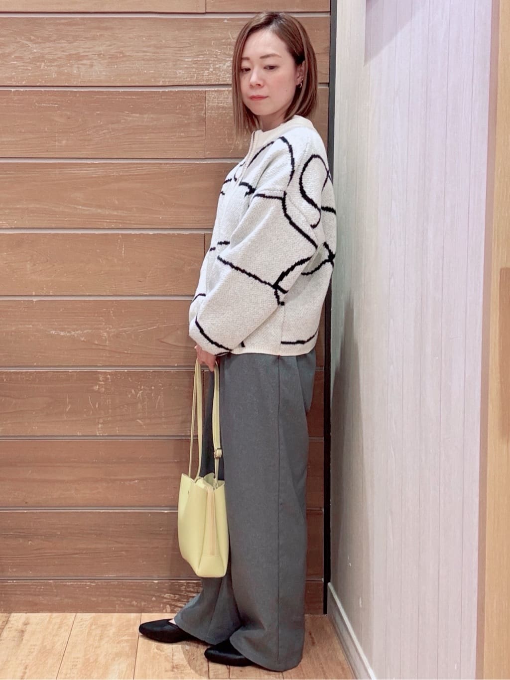 なみぞうさんの「SHOO･LA･RUE｜◆【洗える/S-LL】大人のきれいめスタイルに ワイドパンツ」を使ったコーディネート