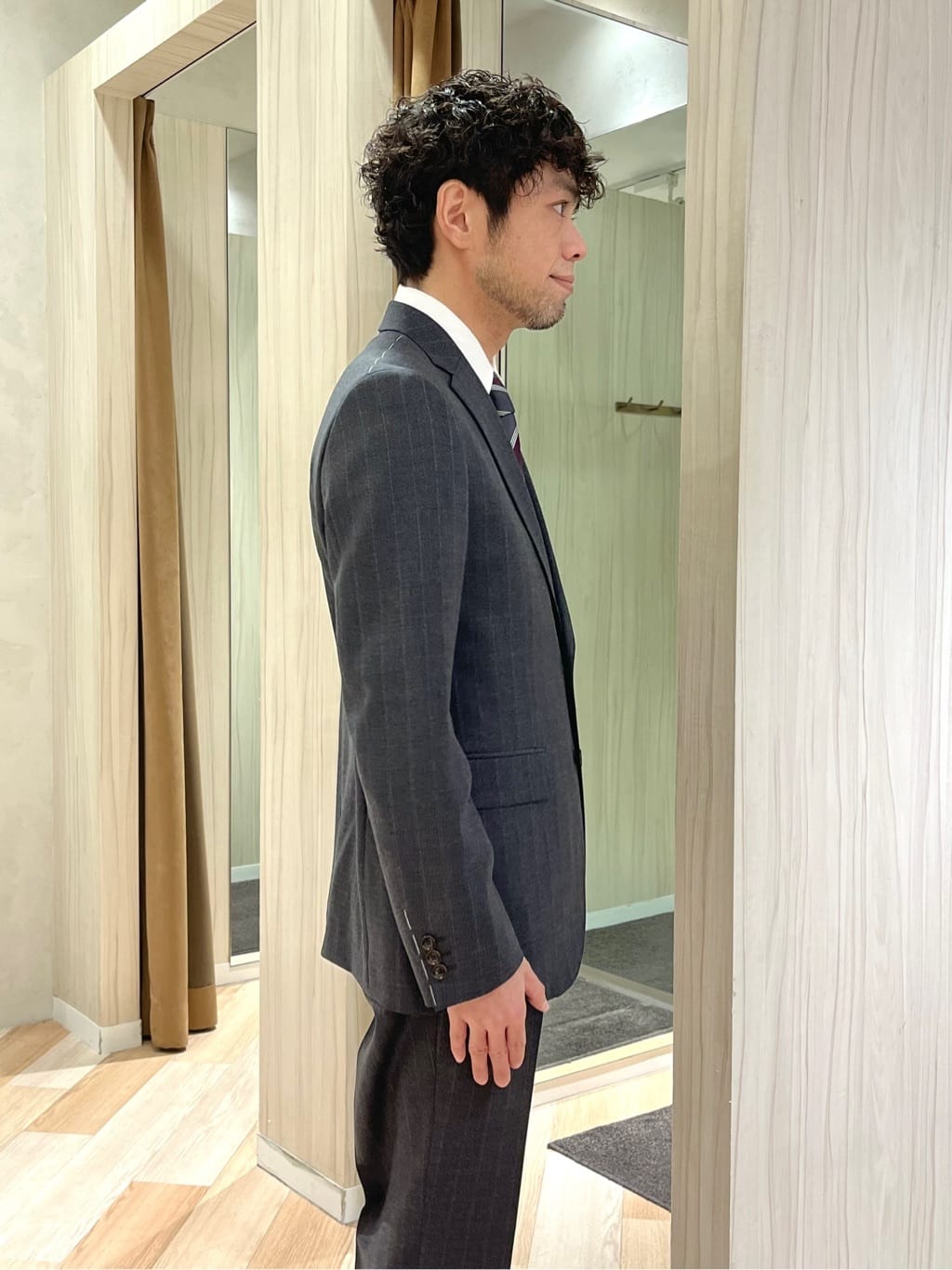 URAさんの「TAKEO KIKUCHI｜【THE FLAGSHIP】矢絣 ストライプ スーツ」を使ったコーディネート