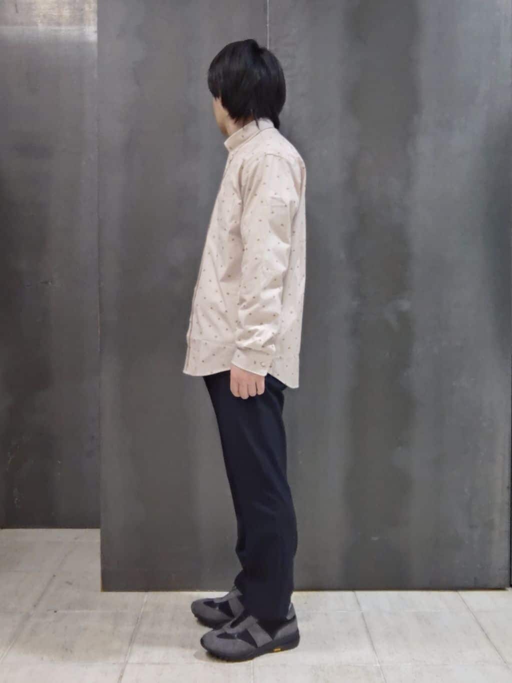 shiominさんの「TAKEO KIKUCHI｜ハットモチーフ ジャカード ストライプ シャツ」を使ったコーディネート