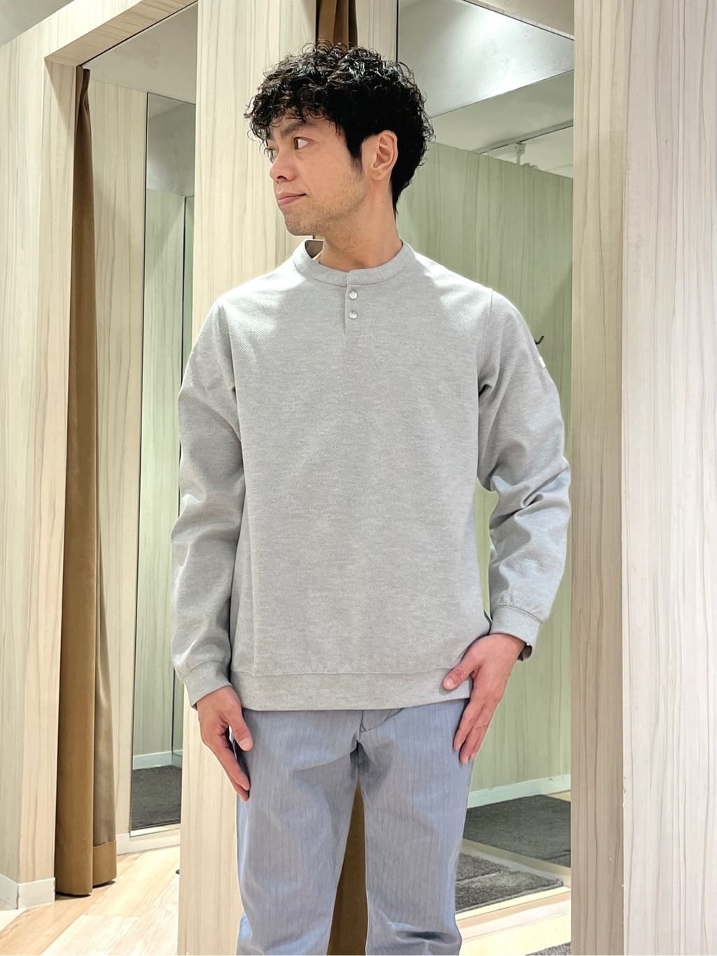 URAさんの「TAKEO KIKUCHI｜【全7サイズ&times;8色展開！】トップマルチヘリンボン パンツ」を使ったコーディネート