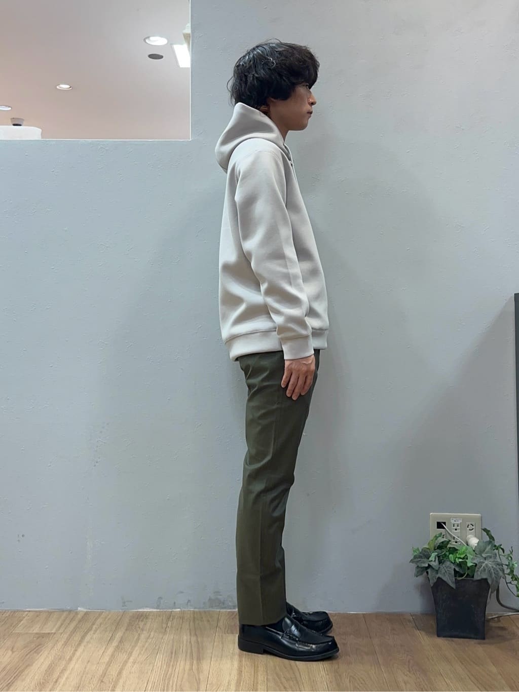 Uさんの「TAKEO KIKUCHI｜【全7サイズ&times;8色展開！】トップマルチヘリンボン パンツ」を使ったコーディネート