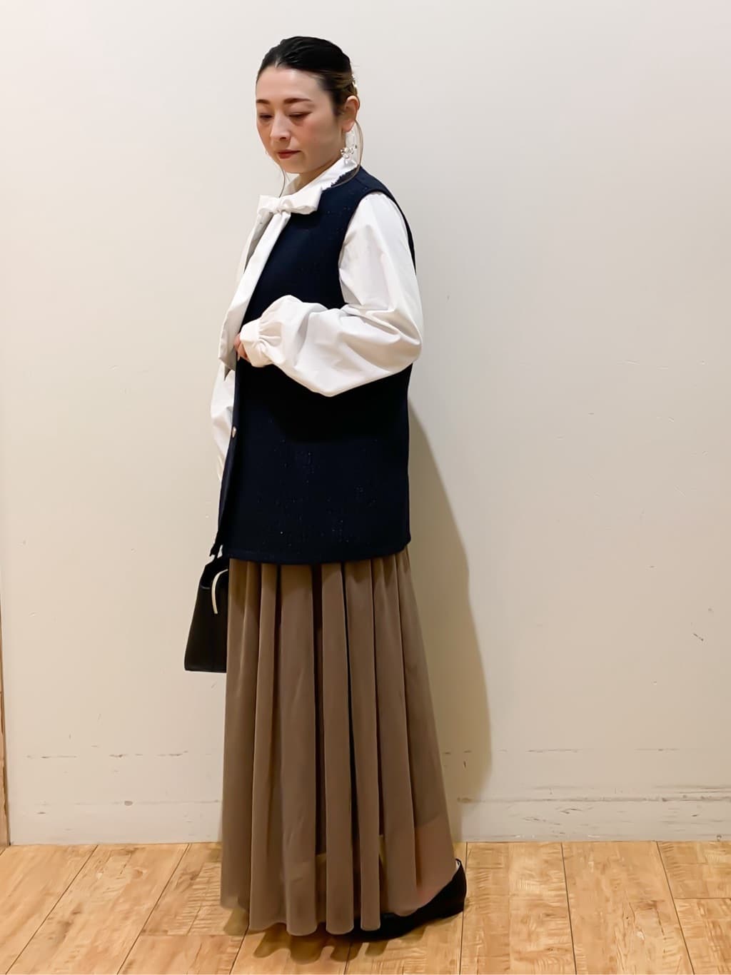 MEGさんの「SHOO･LA･RUE｜◆【セレモニーからデイリーまで】フリンジ ツイードジレ」を使ったコーディネート