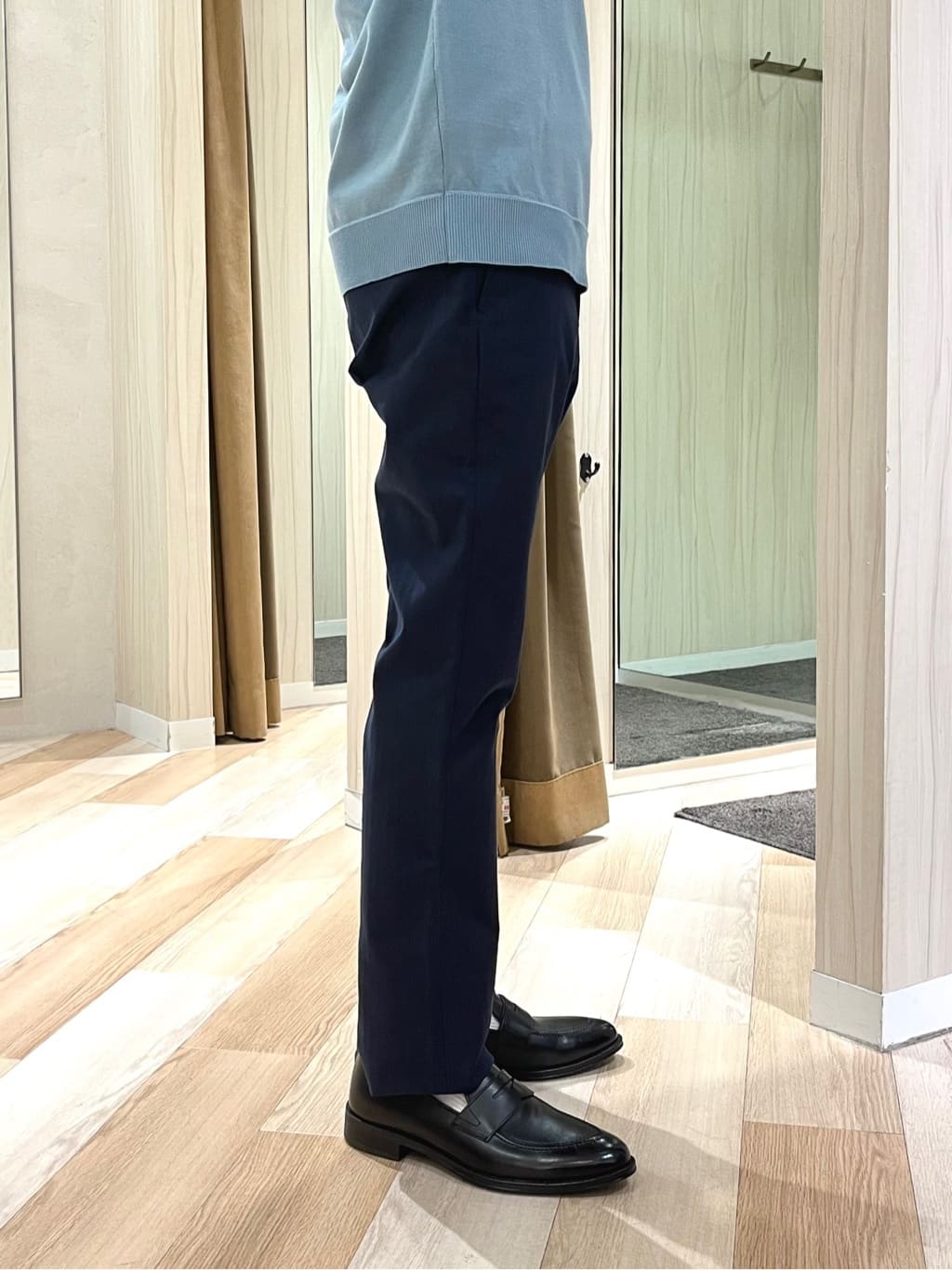 URAさんの「TAKEO KIKUCHI｜【Made in JAPAN】播州織 ヘリンボン ストレート パンツ」を使ったコーディネート