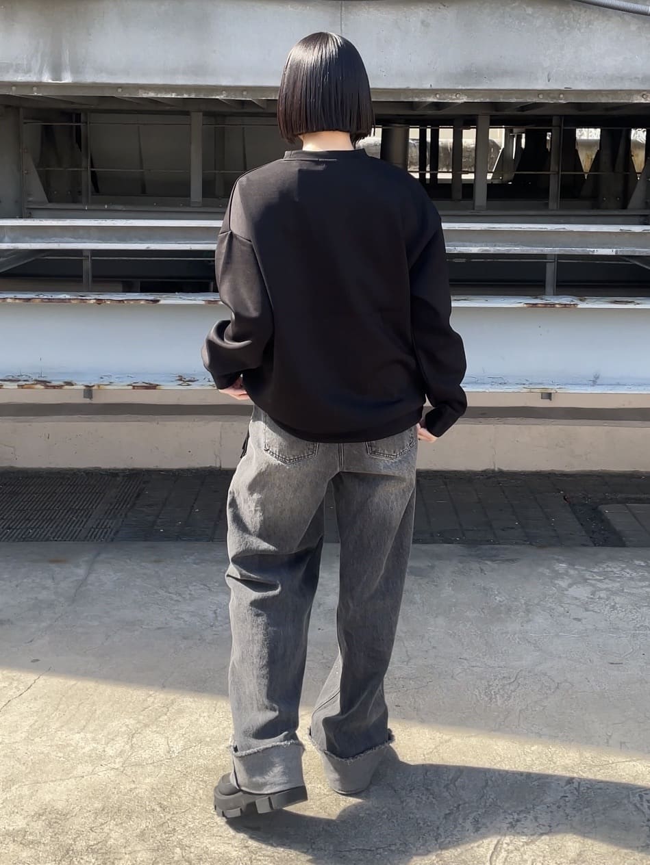川本葵さんの「tk.TAKEO KIKUCHI｜◆アブストラクトエンブロカットソー」を使ったコーディネート