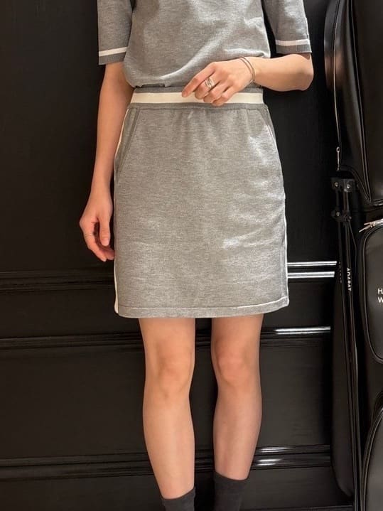 Karinさんの「DRESSTERIOR｜」を使ったコーディネート