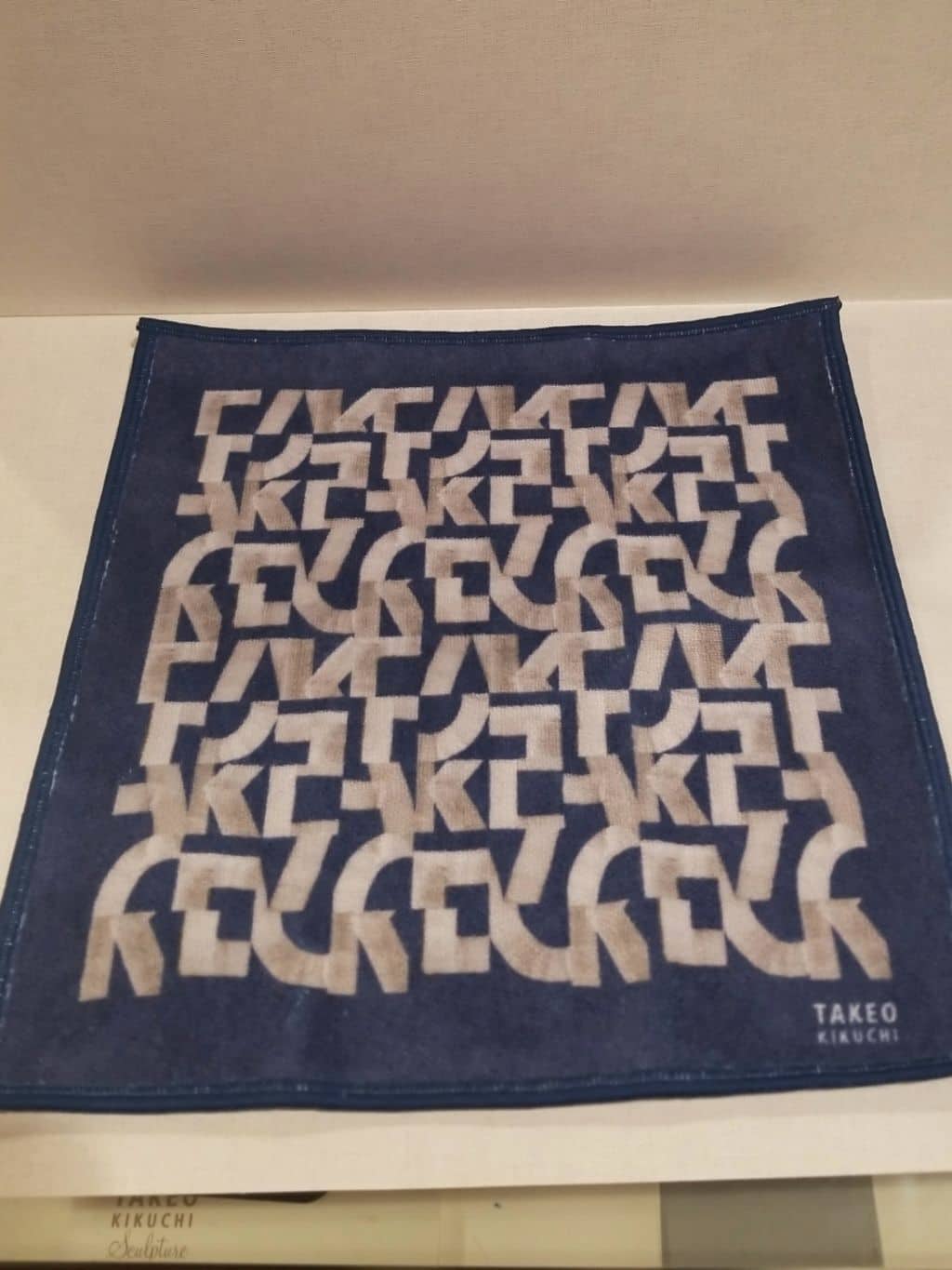 ヨーダさんの「TAKEO KIKUCHI｜◆パズル柄フォンカチ」を使ったコーディネート