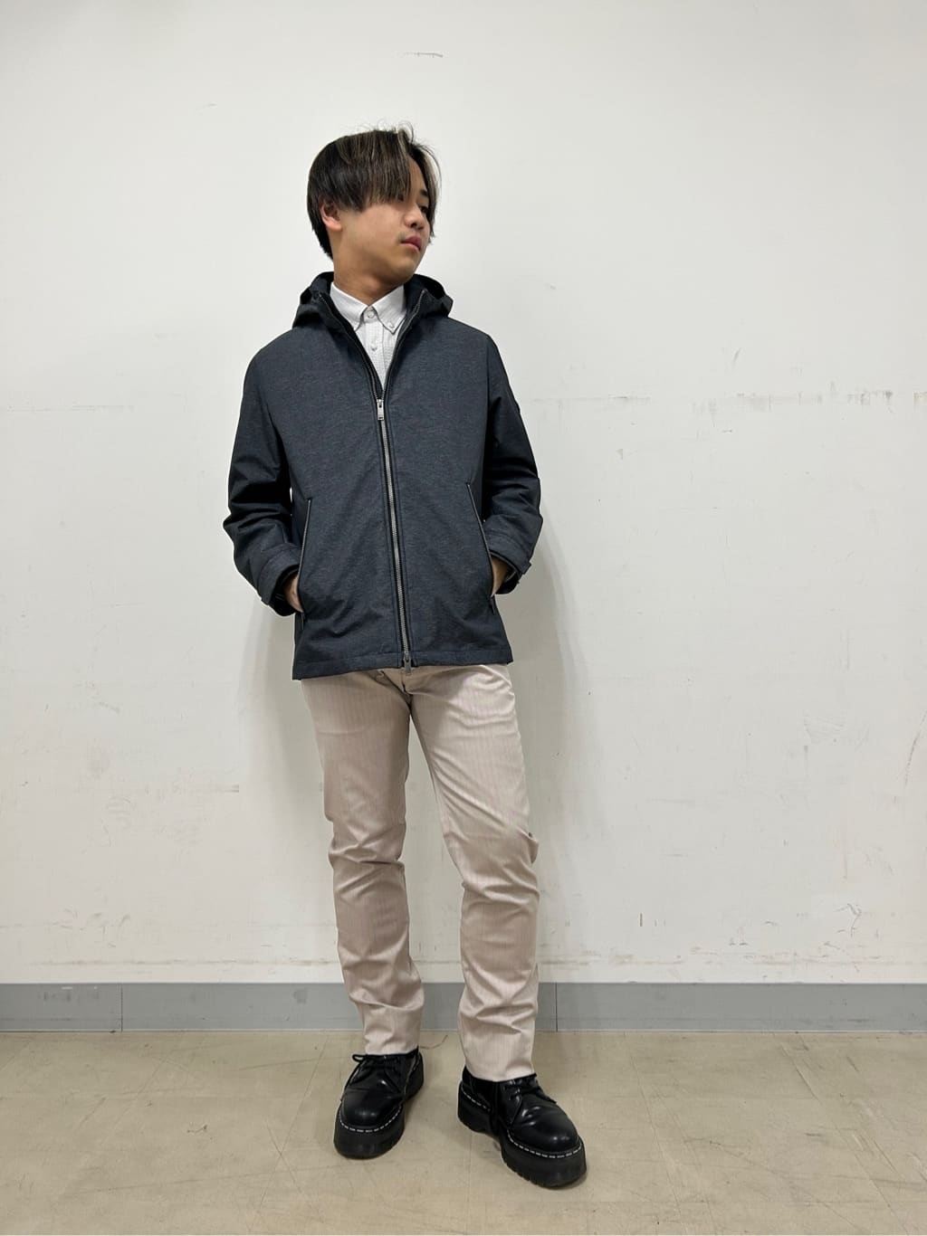 Hiroさんの「TAKEO KIKUCHI｜【抗菌防臭/シーズンレス】シアサッカー ジャージシャツ」を使ったコーディネート