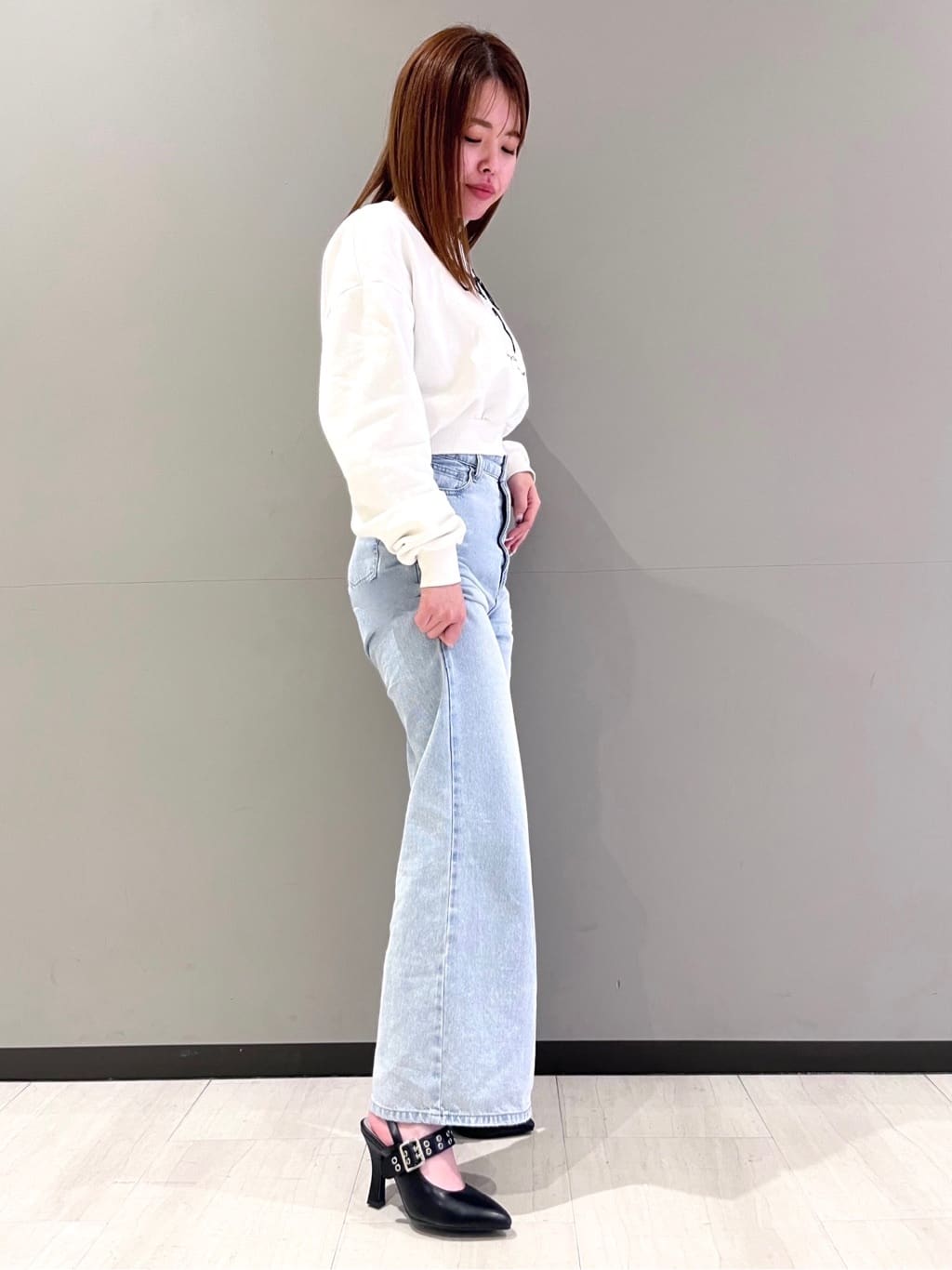 RISAさんの「ESPERANZA｜グロメットバックストラップパンプス」を使ったコーディネート