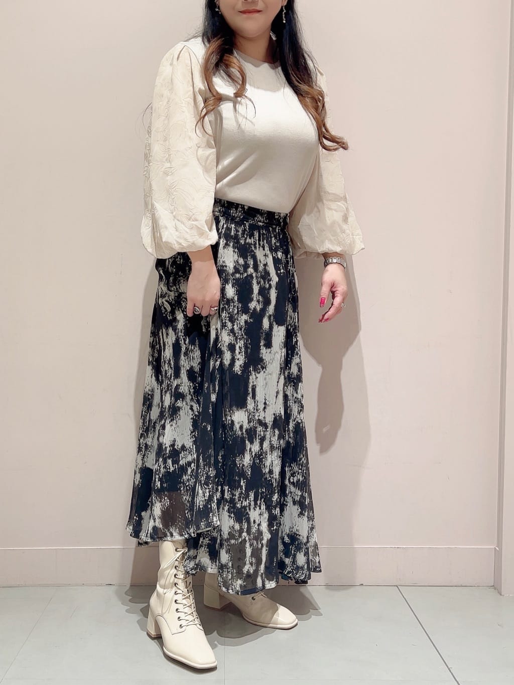 りえさんの「ESPERANZA｜レースアップミドルヒールブーツ」を使ったコーディネート