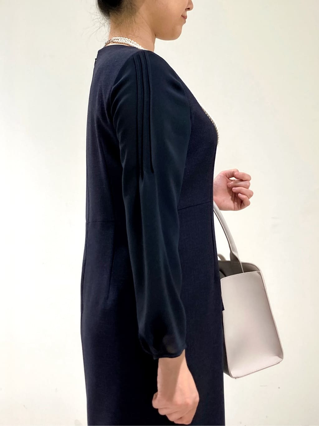 momokoさんの「INDIVI｜フラワーコサージュ」を使ったコーディネート