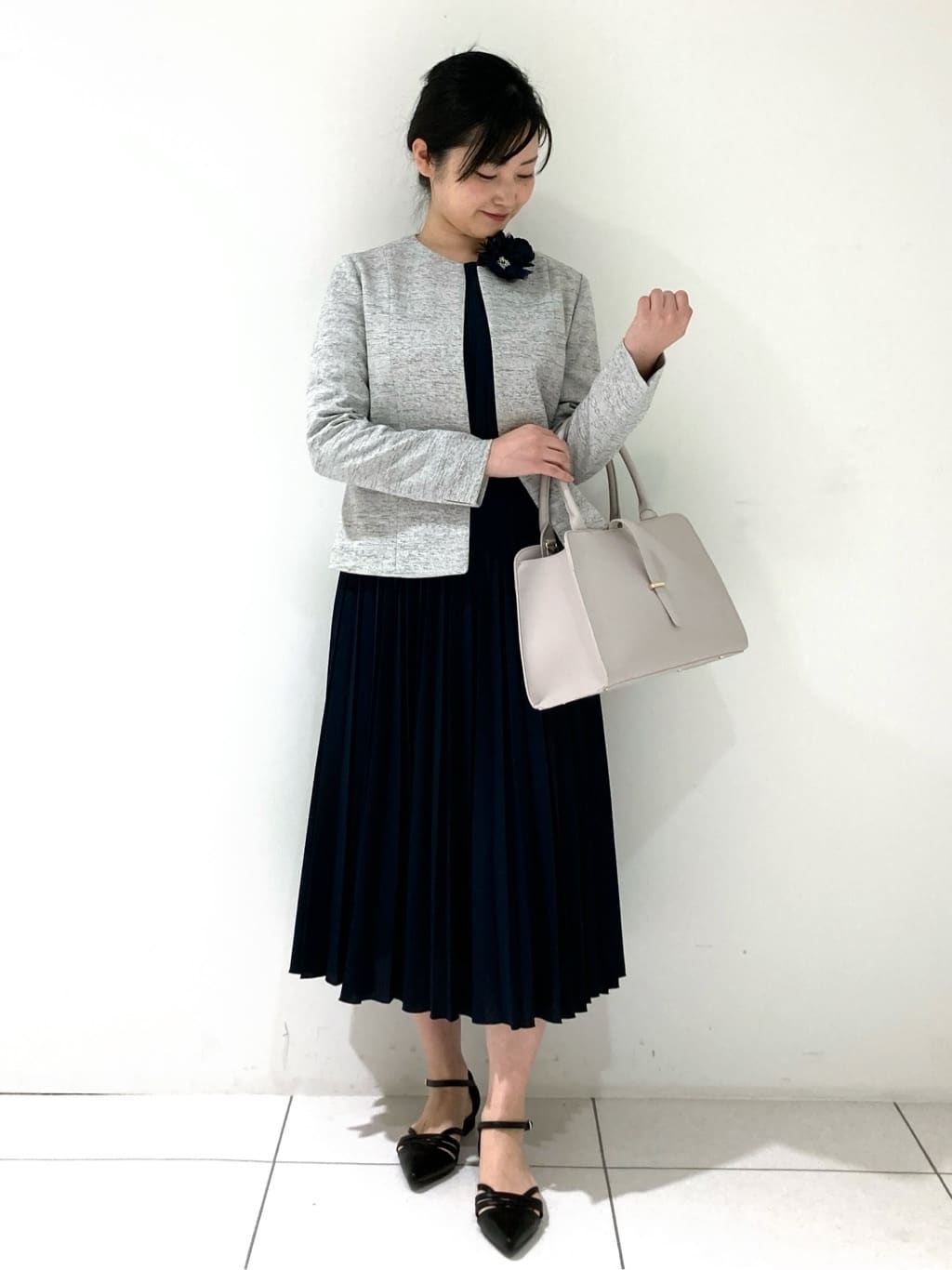 momokoさんの「INDIVI｜フラワーコサージュ」を使ったコーディネート