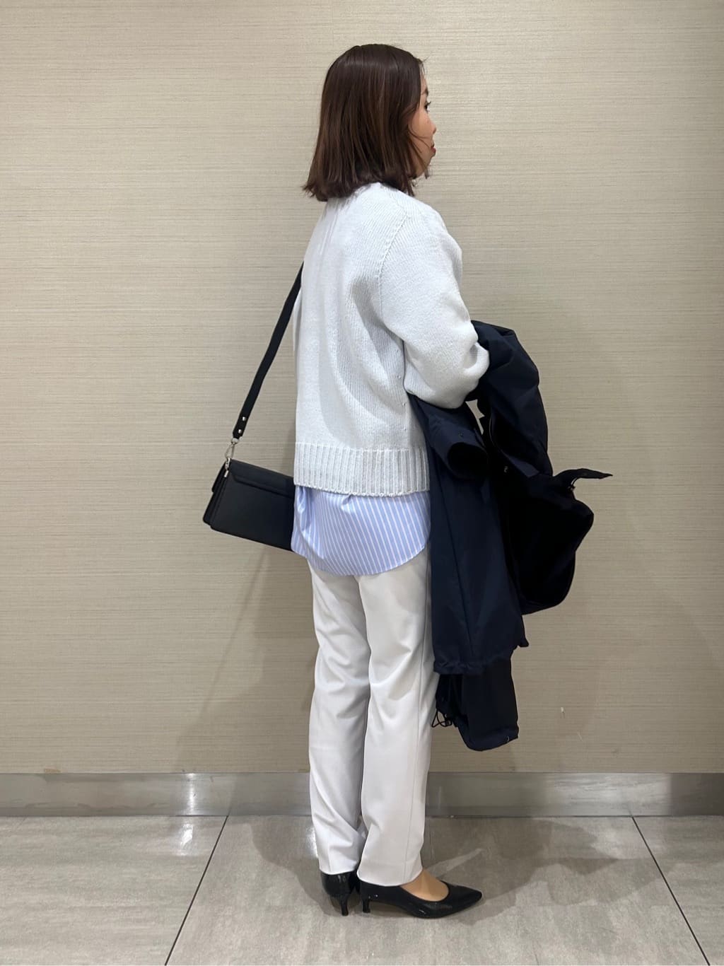 kanoさんの「UNTITLED｜◆【後ろウエストゴム/きれいめ】ストレッチ テーパードパンツ」を使ったコーディネート