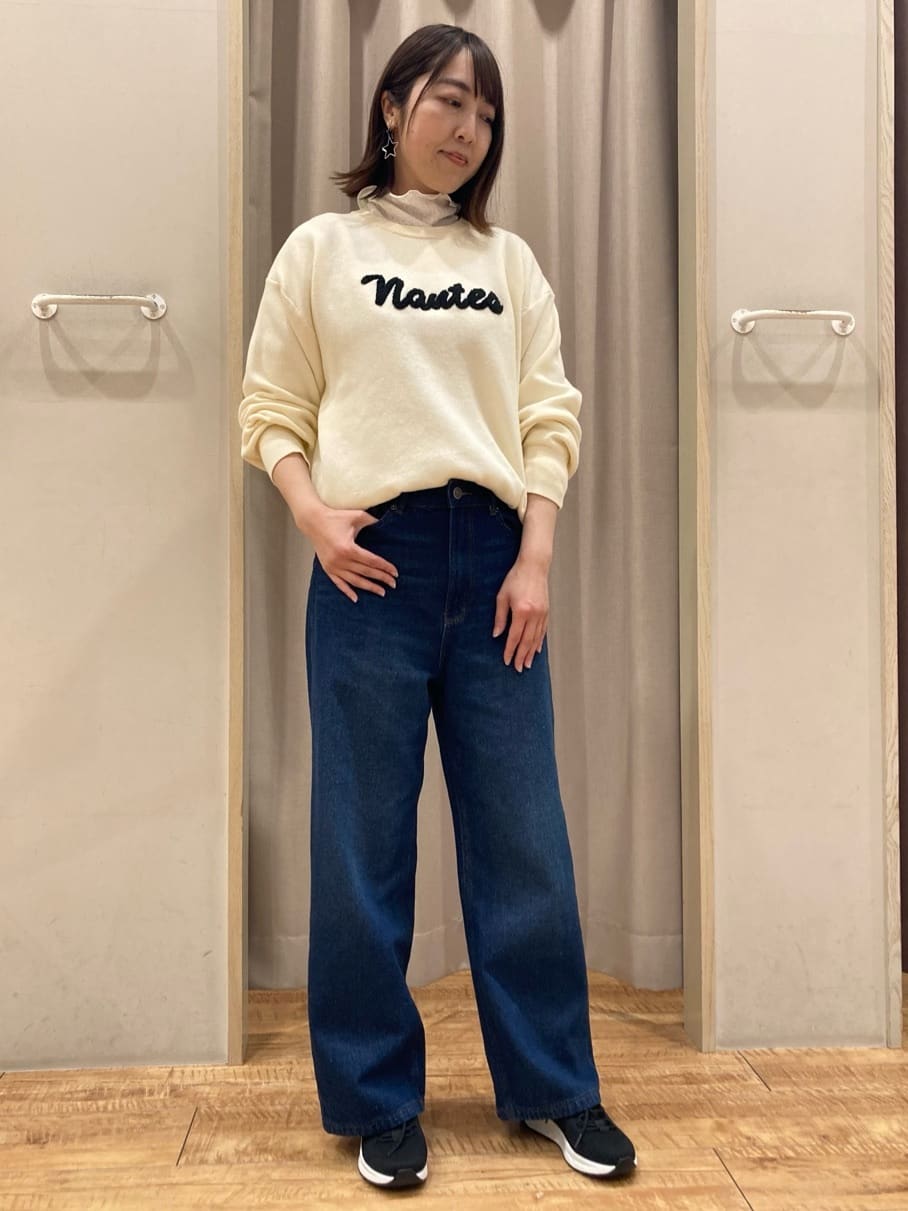 hashiさんの「SHOO･LA･RUE｜◆【洗える/S-LL/ちくちくしにくい】大人のための ロゴ入りスウェットライクニット」を使ったコーディネート