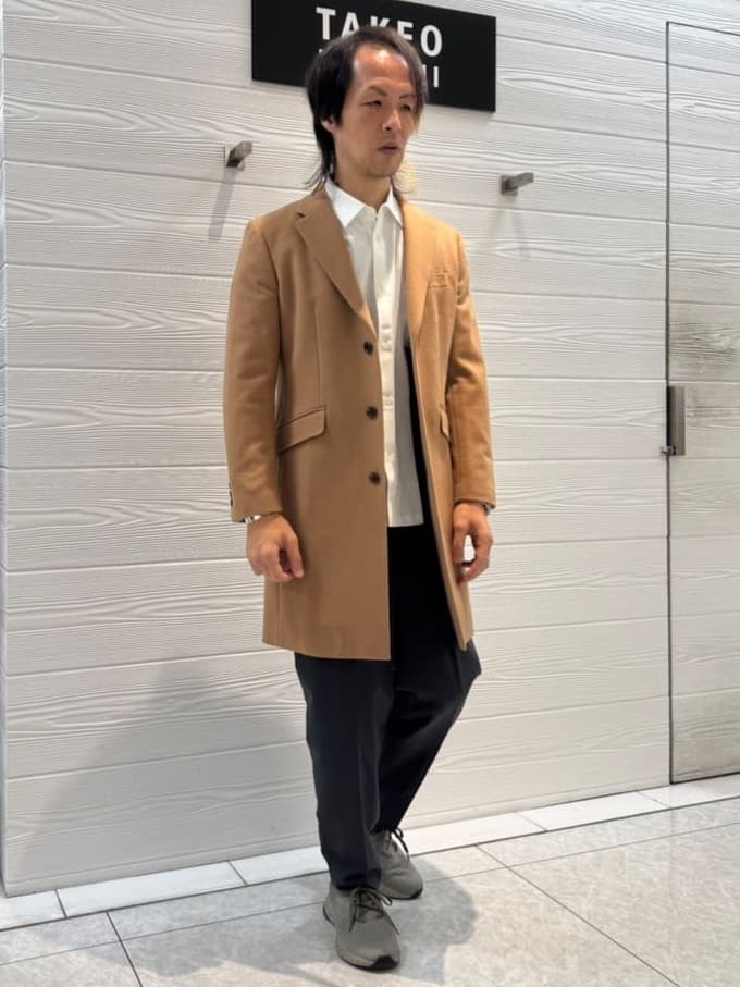 井出恭輔さんの「TAKEO KIKUCHI｜ウールカシミヤブレンド チェスターコート」を使ったコーディネート