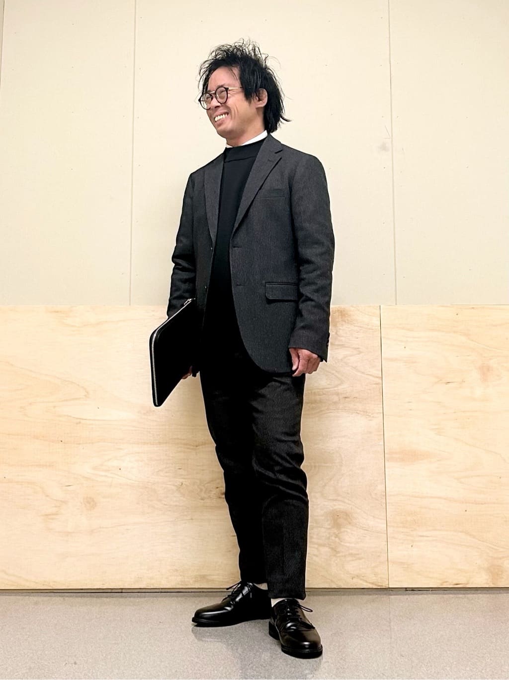 KENJI Iさんの「THE SHOP TK｜【ご好評につき再入荷！！】L字クラッチバッグ 冠婚葬祭/ビジネス/セレモニー/パーティー」を使ったコーディネート