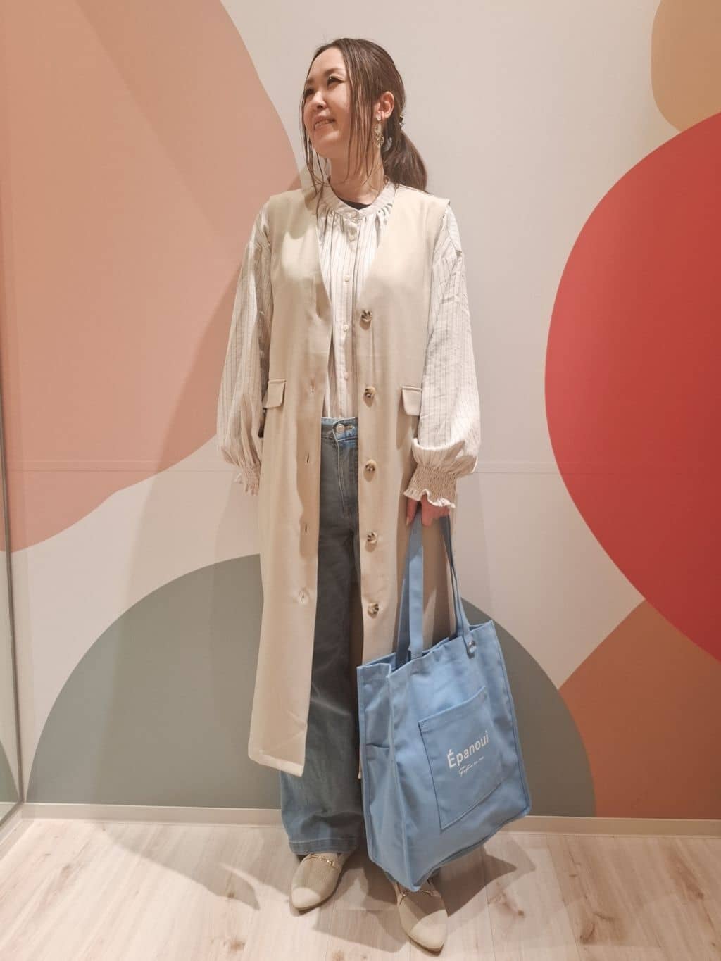 次女さんの「SHOO･LA･RUE｜◆【洗える/UV/吸水速乾/アンチピリング/S-LL】バンドカラーギャザーシャツ」を使ったコーディネート