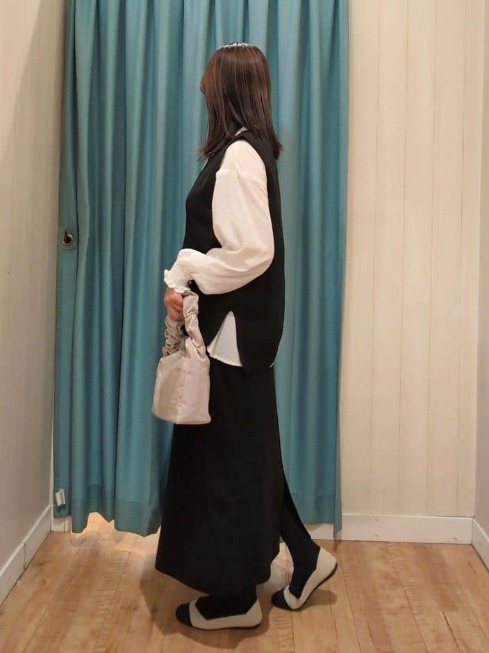 kawa.さんの「SHOO･LA･RUE｜◆【高レビュー】洗えてサラサラ ニットパンプス」を使ったコーディネート