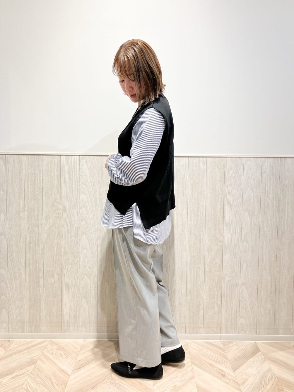 shokoさんの「SHOO･LA･RUE｜◆【S-LL/2点セット】着回し自在 ニットベスト＋フレアブラウス」を使ったコーディネート