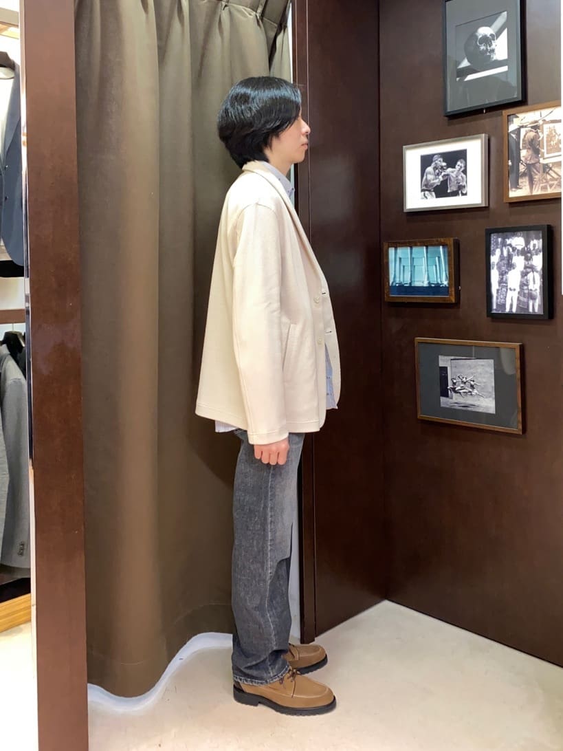 コバヤシさんの「TAKEO KIKUCHI｜【モンスターストレッチ】日本製 ウォッシュド デニムパンツ」を使ったコーディネート