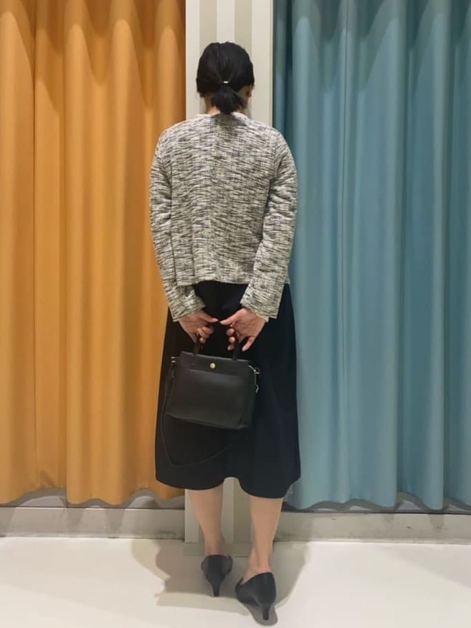 おかさんの「SHOO･LA･RUE｜◆【洗える】フレアラインが美しい サラっと着られる Vネックジャンドレ」を使ったコーディネート