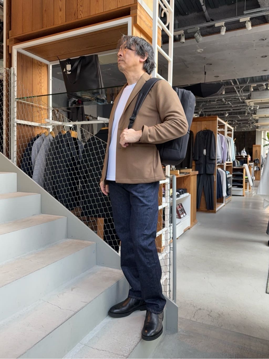 デザイナーTAKEman さんの「TAKEO KIKUCHI｜【モンスターストレッチ】日本製 ワンウォッシュ デニムパンツ」を使ったコーディネート