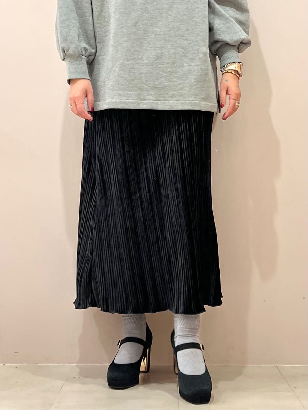 TAKAさんの「ESPERANZA｜甲ストラップパンプス」を使ったコーディネート