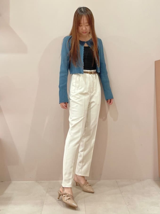 azusaさんの「ESPERANZA｜バックストラップミドルヒールパンプス」を使ったコーディネート