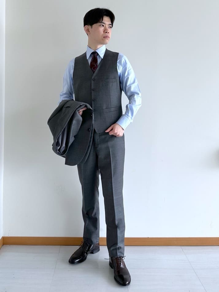 イッシーさんの「TAKEO KIKUCHI｜【Three by Three】シャイニーシャークピンヘッド スーツ/3ピース対応可」を使ったコーディネート