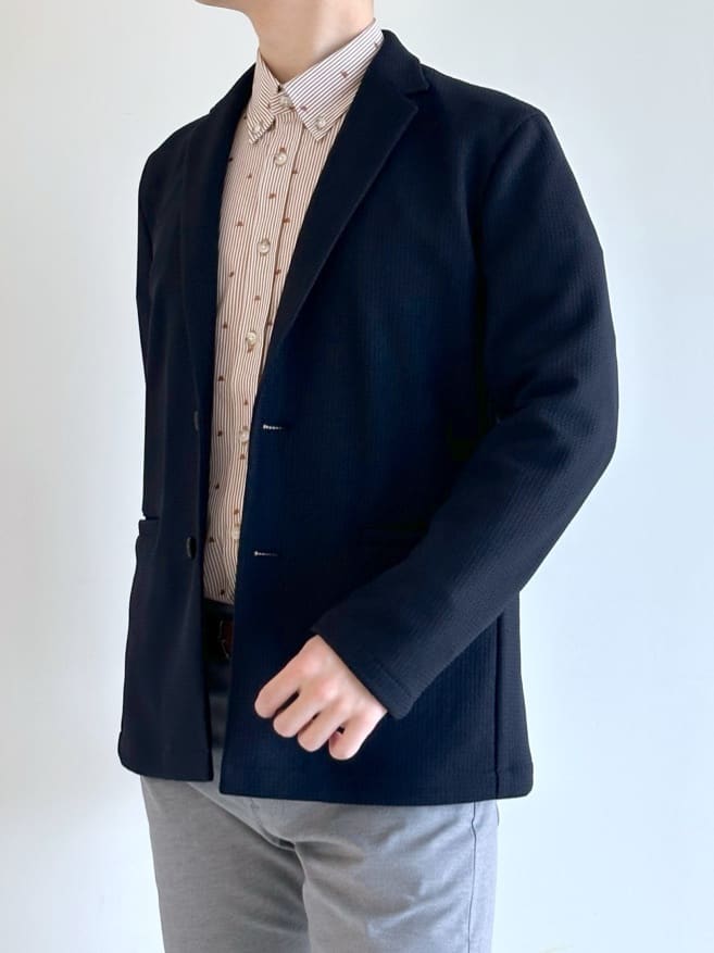 イッシーさんの「TAKEO KIKUCHI｜ハットモチーフ ジャカード ストライプ シャツ」を使ったコーディネート