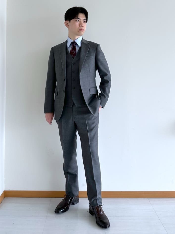 イッシーさんの「TAKEO KIKUCHI｜【Three by Three】シャイニーシャークピンヘッド スーツ/3ピース対応可」を使ったコーディネート