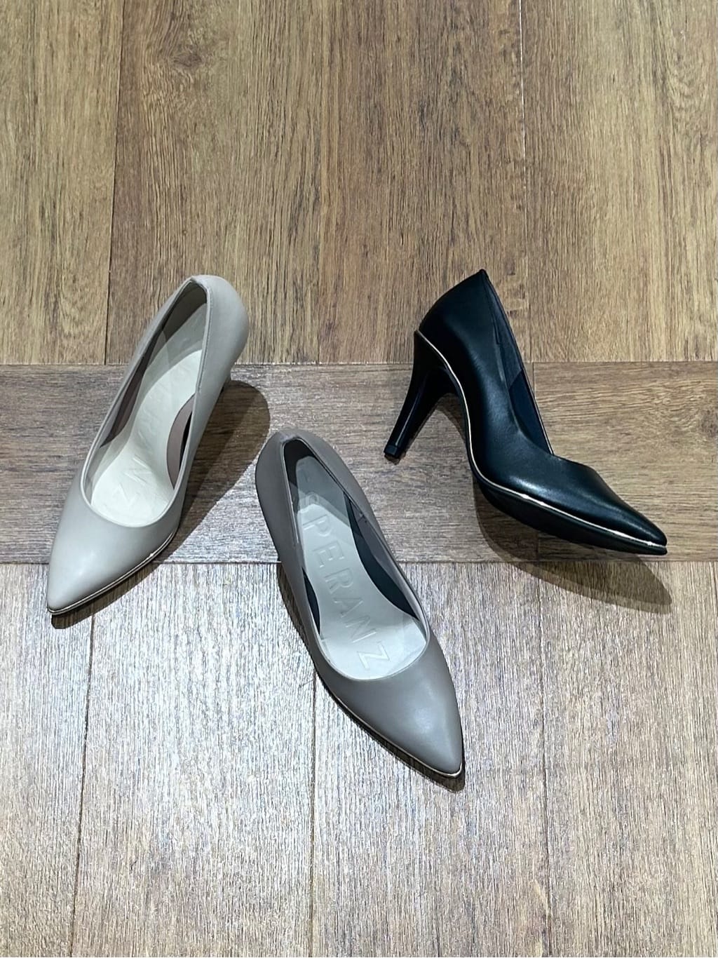 りえさんの「ESPERANZA｜【レイン対応/12時間パンプス】約8.5cm　歩きやすくて疲れにくい」を使ったコーディネート