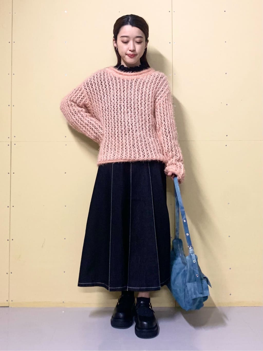 sahoさんの「THE SHOP TK｜シーズンレスで使える デニムタックスカート/洗える」を使ったコーディネート