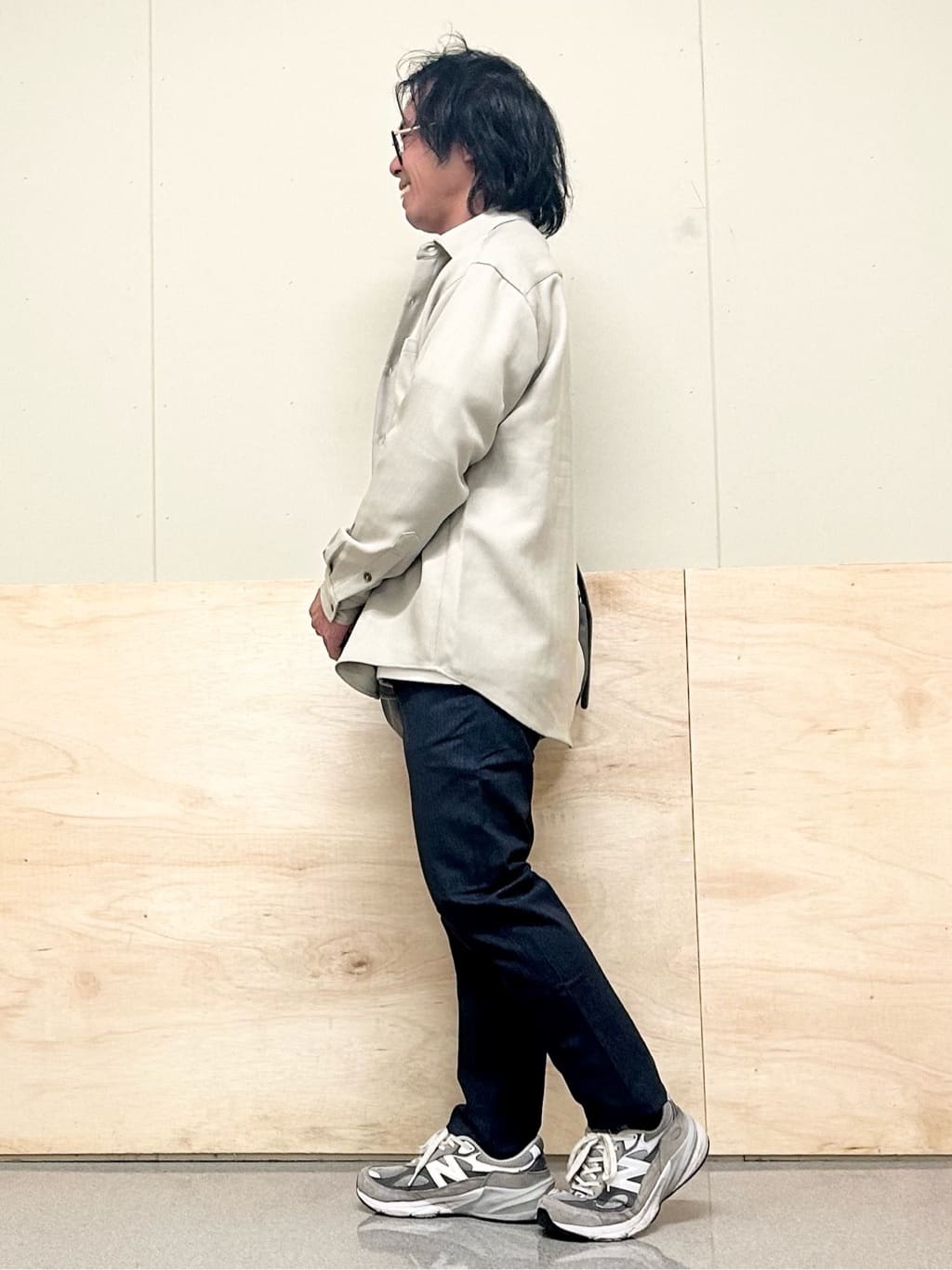 KENJI Iさんの「THE SHOP TK｜【オールシーズン穿ける！】7DAYSストレッチへリンボンパンツ　ON&hArr;OFF兼用」を使ったコーディネート