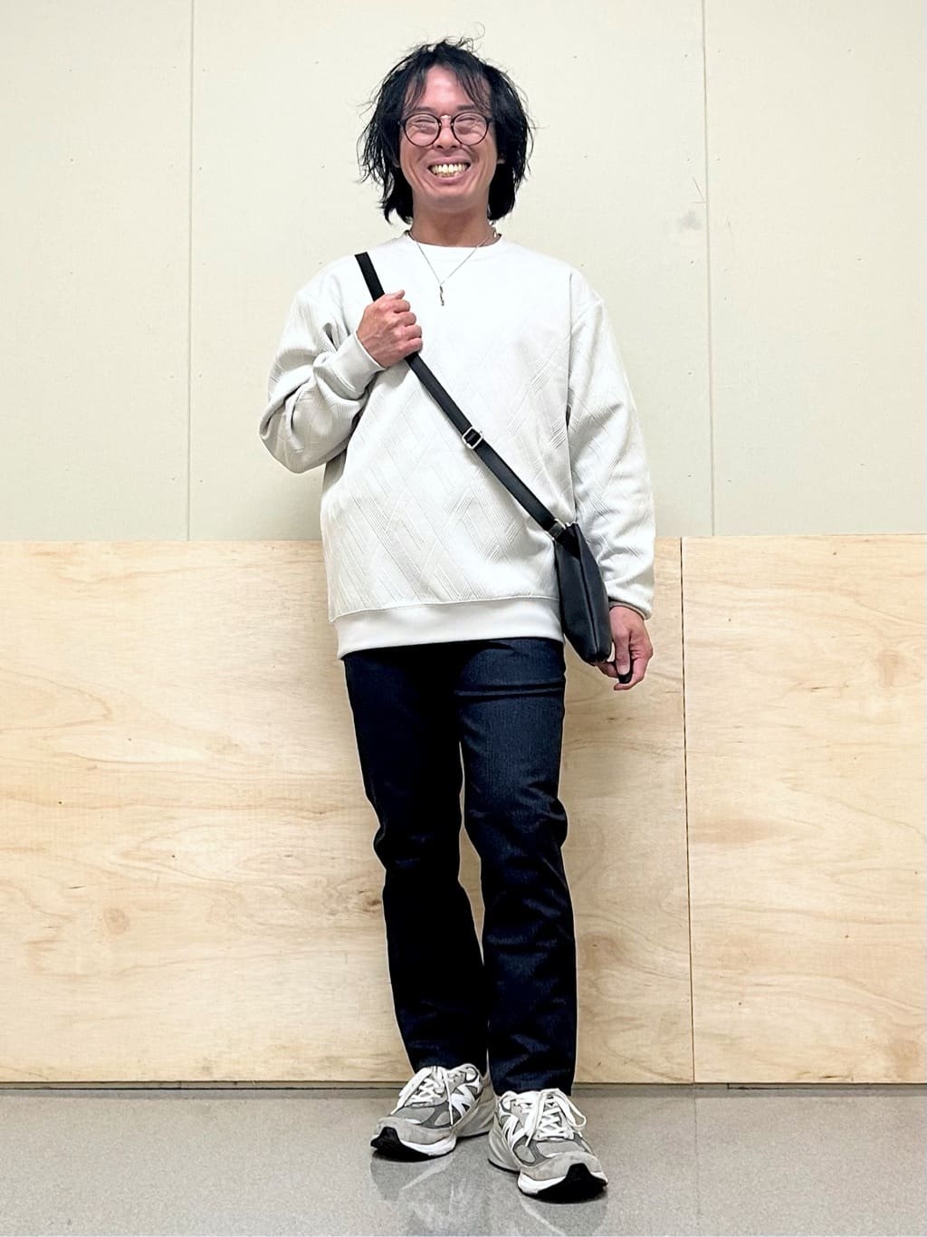 KENJI Iさんの「THE SHOP TK｜【オールシーズン穿ける！】7DAYSストレッチへリンボンパンツ　ON&hArr;OFF兼用」を使ったコーディネート