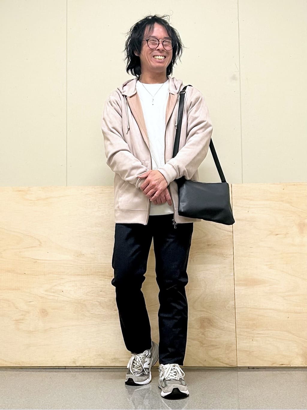 KENJI Iさんの「THE SHOP TK｜【オールシーズン穿ける！】7DAYSストレッチへリンボンパンツ　ON&hArr;OFF兼用」を使ったコーディネート