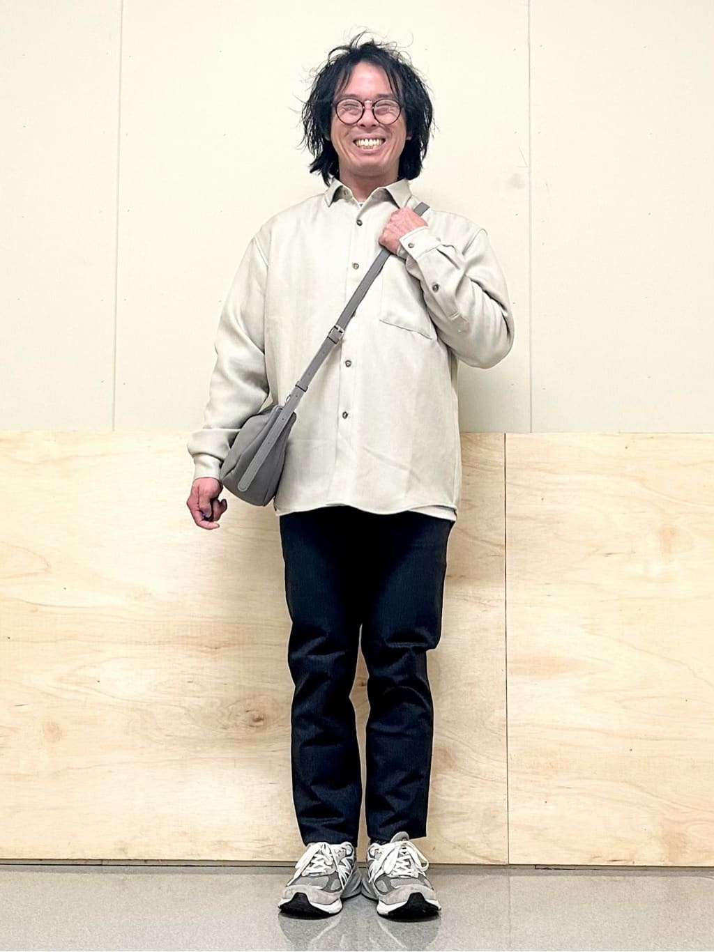 KENJI Iさんの「THE SHOP TK｜【オールシーズン穿ける！】7DAYSストレッチへリンボンパンツ　ON&hArr;OFF兼用」を使ったコーディネート