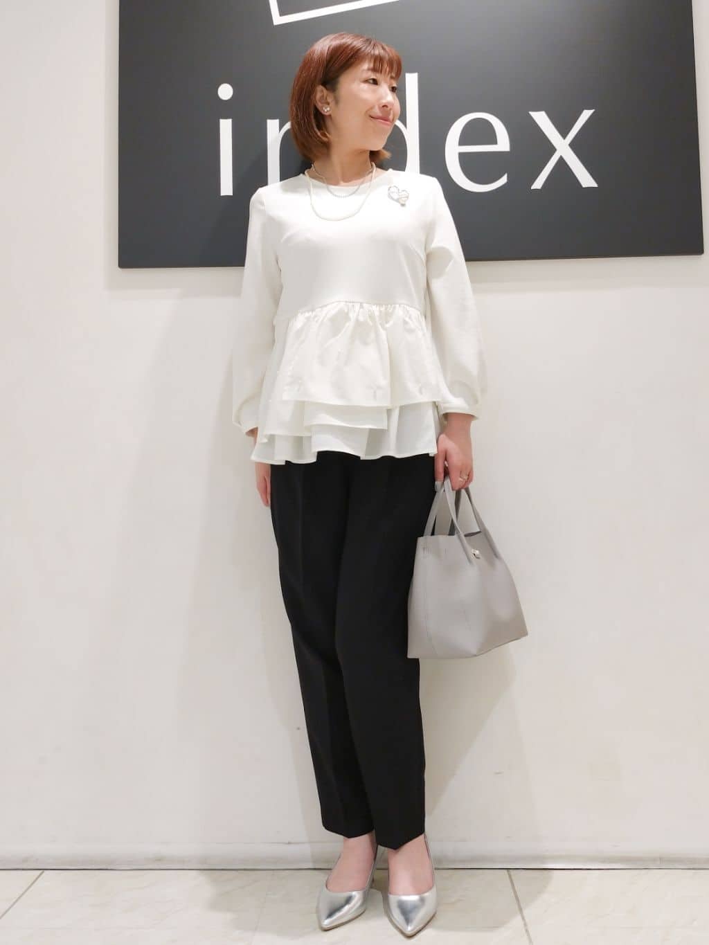 n.さんの「index｜◆カットジョーゼットドッキングペプラムトップス【洗濯機可】」を使ったコーディネート