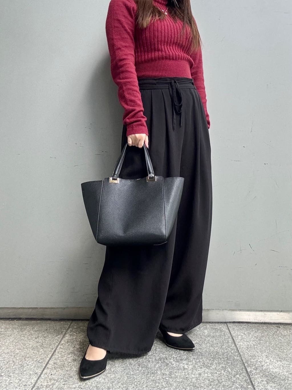 まっきーさんの「ESPERANZA｜【12時間パンプス】約7.5㎝　歩きやすくて疲れにくい」を使ったコーディネート