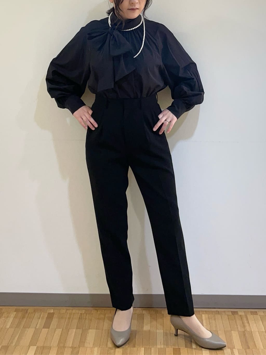 フナキさんの「UNTITLED｜◆【通勤スーツ】タックテーパードパンツ」を使ったコーディネート