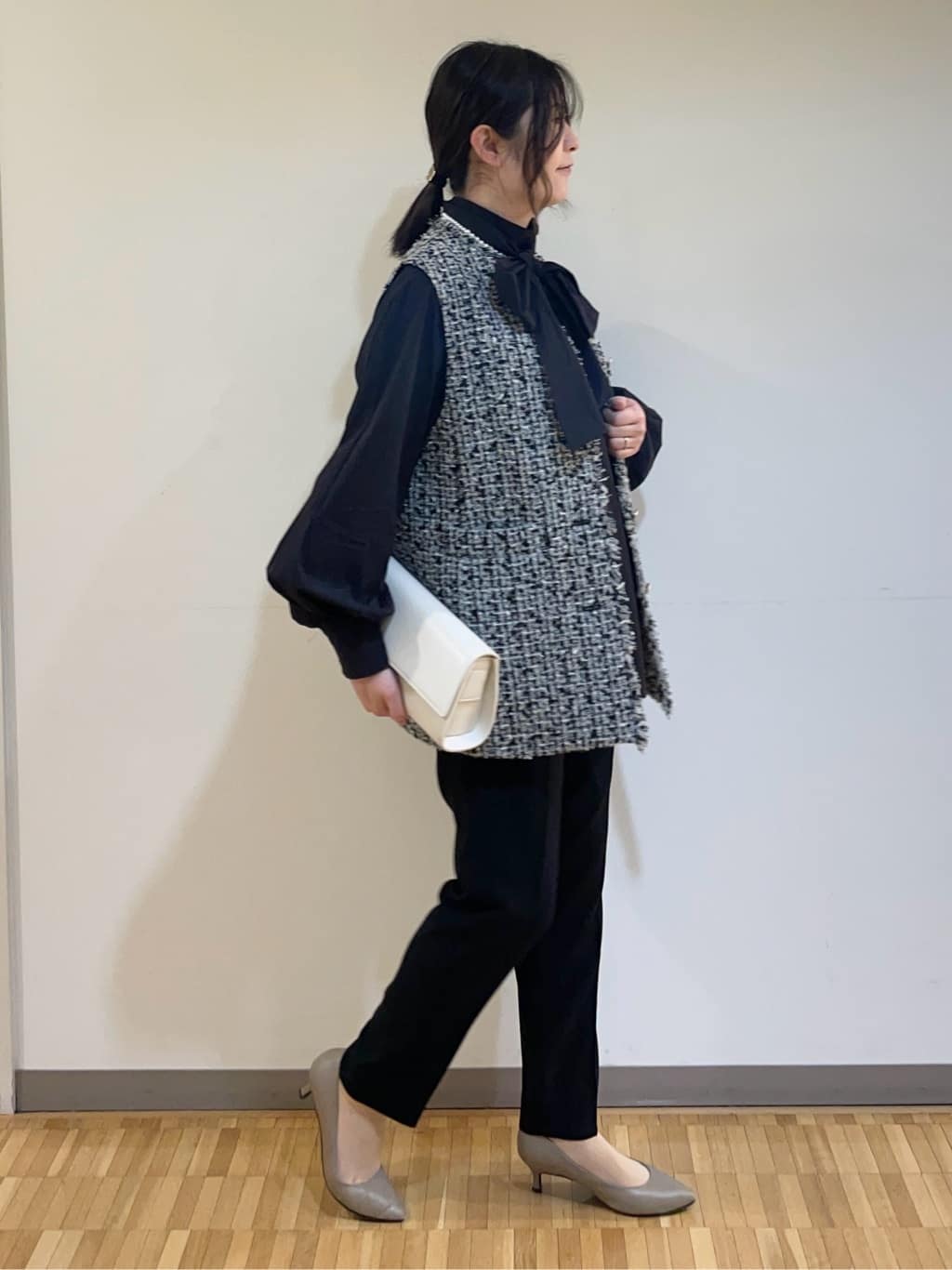 フナキさんの「UNTITLED｜◆【通勤スーツ】タックテーパードパンツ」を使ったコーディネート